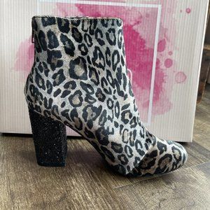 Not Rated NWB animal print velvet bootie with glitter heel size 8.5.